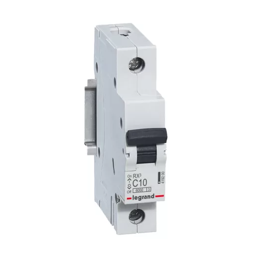 Legrand RX3 1P C10 6000A kismegszakító fehér házban, fekete karral, oldalnézetből