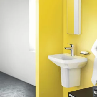 Hansgrohe Logis 100 krómozott egykaros mosdócsaptelep oldalnézetből
