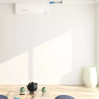 SFA Sanicondens Clim Mini S kondenzvíz átemelő szivattyú kék motorházzal és átlátszó úszókapcsolós tartállyal