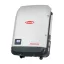 Fronius Eco 27.0-3-S-L light napelem inverter fehér házban, LCD kijelzővel, ferde nézet
